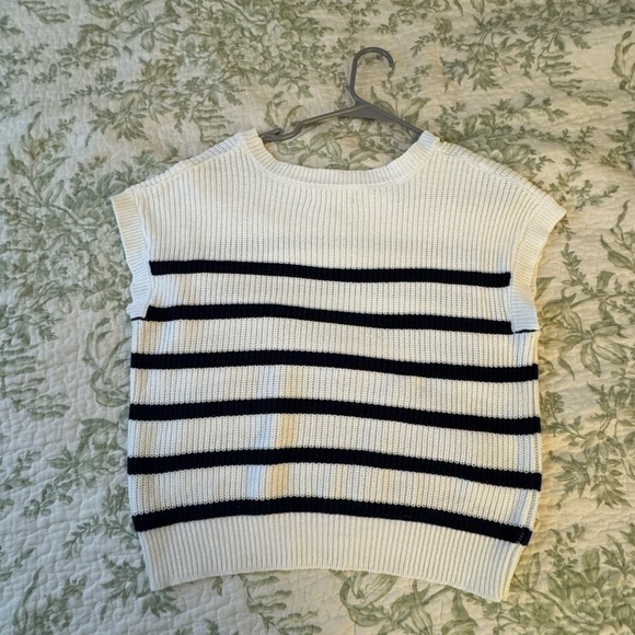 Jessica Simpson Ribbed Sweater - Picture 2 of 3